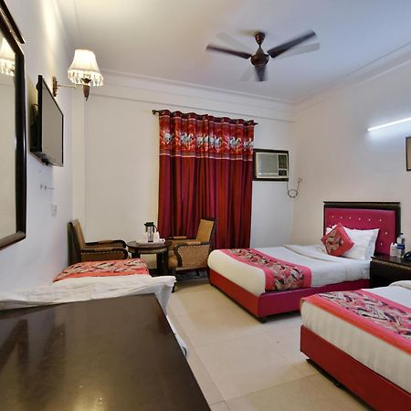 Hotel Family Spot Nowe Delhi Zewnętrze zdjęcie