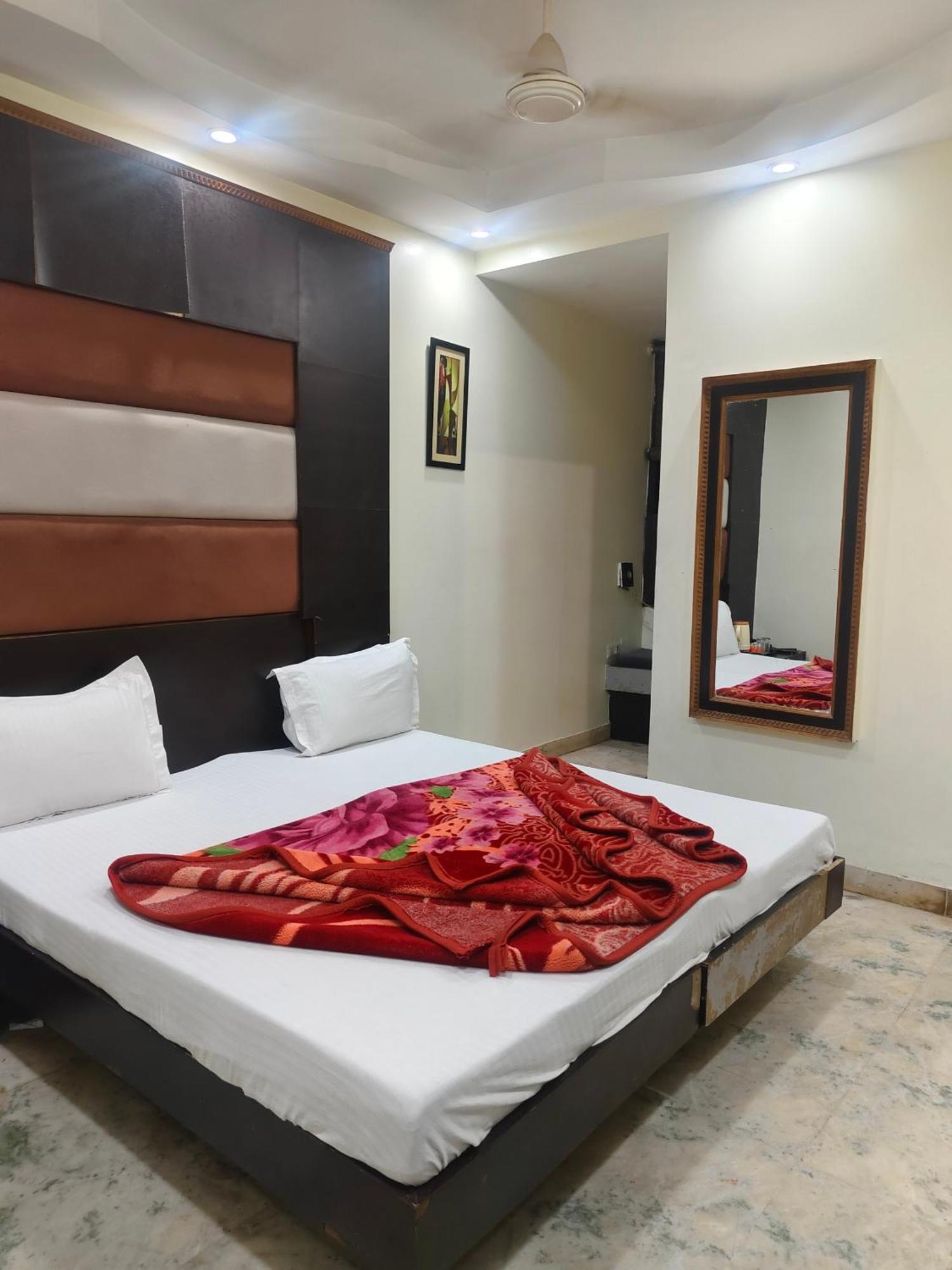 Hotel Family Spot Nowe Delhi Zewnętrze zdjęcie