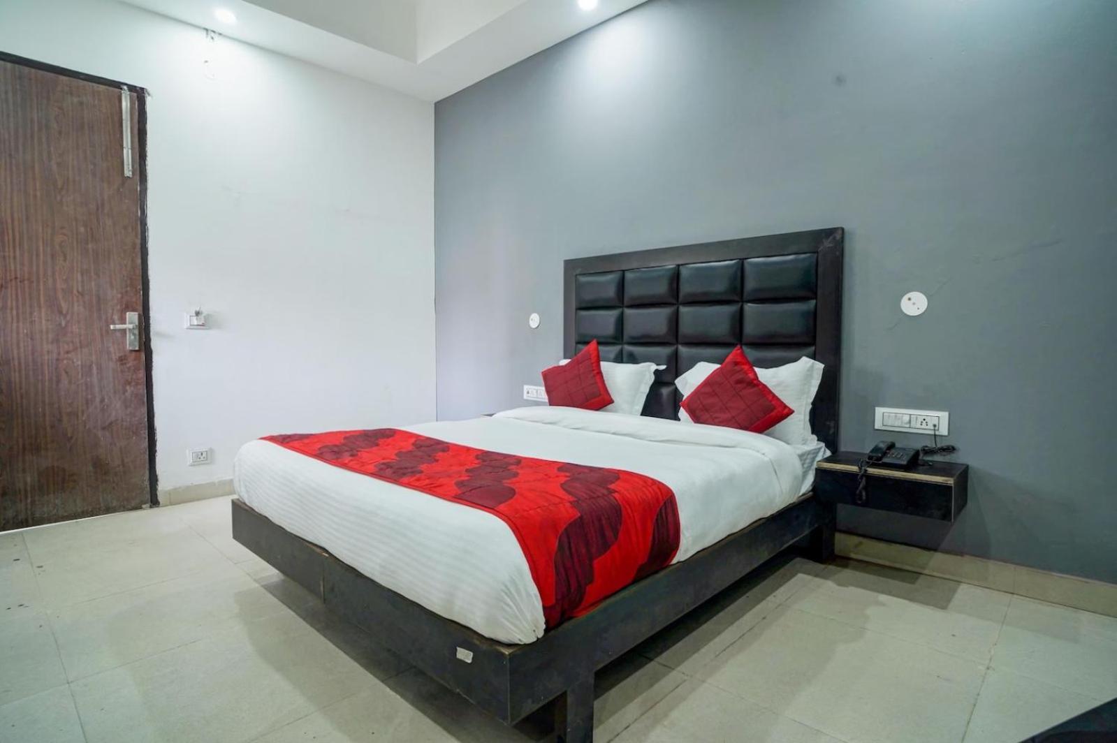 Hotel Family Spot Nowe Delhi Zewnętrze zdjęcie